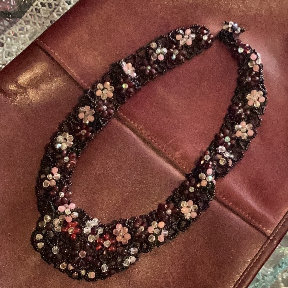 Handmade beaded necklace new